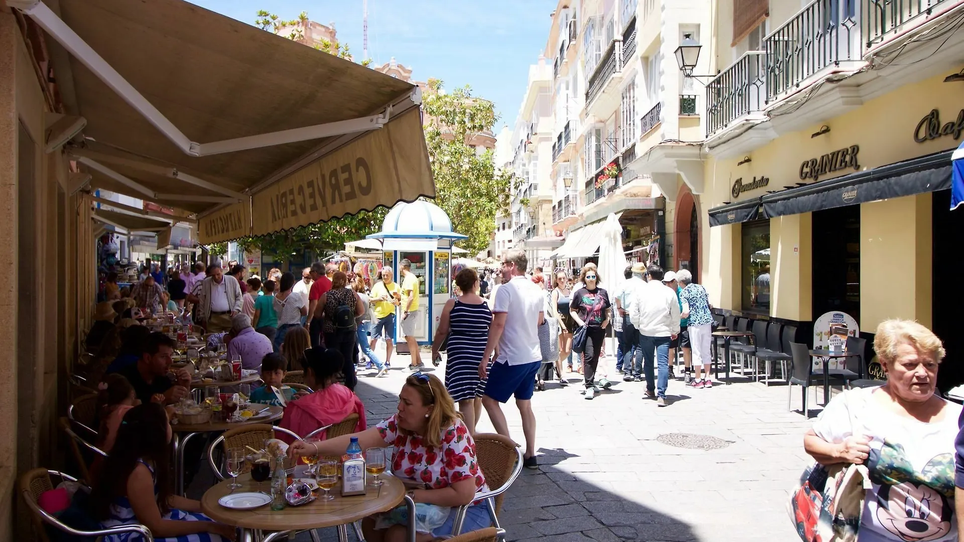 With Charm In The Center Of Cadiz Lägenhet